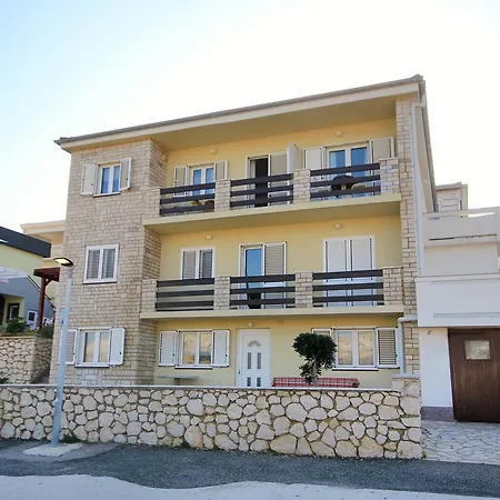 Apartment Pag 9388c