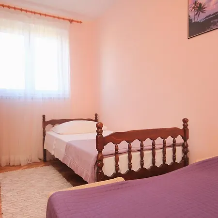 Pag 9388c Apartment Pag Town